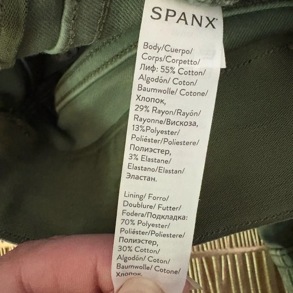 NWT SPANX Stretch Twill Ankle Cargo Pant‎ in Soft Sage Green Size Small